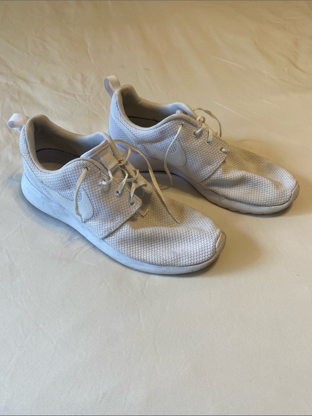 Nike Men’s White Mesh a waffle Running Shoes